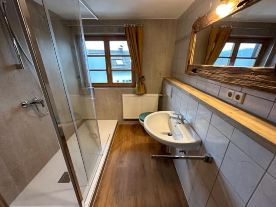 Charmante Farbenfrohe Wohnung Fuer Zwei Fischbachau Extérieur photo