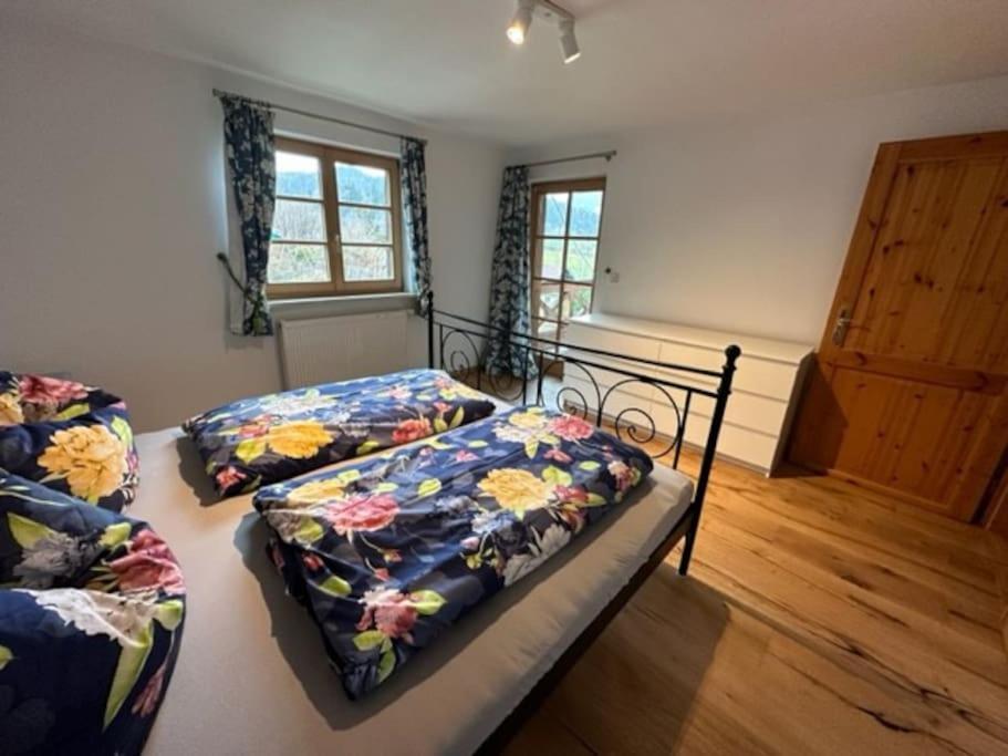 Charmante Farbenfrohe Wohnung Fuer Zwei Fischbachau Extérieur photo